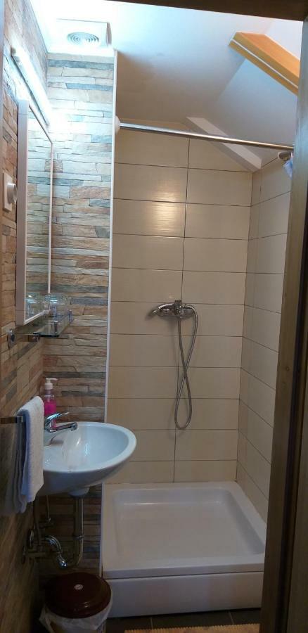 Guesthouse Marton Jezerce Exteriér fotografie